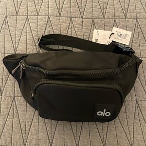 ALO Yoga Explorer Fanny Pack. NWT